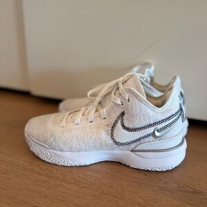 Nike White Labron James Zoom Lebron NXXT Gen DR8784 101 size 7